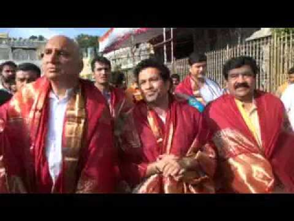 Sachin tendulkar visits thirupathi temple