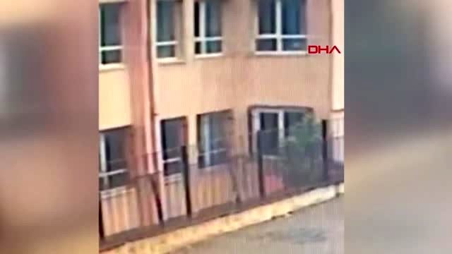 Esenyurt'ta okuldan kaçmaya çalıştığı öne sürülen öğrenci pencereden düştü