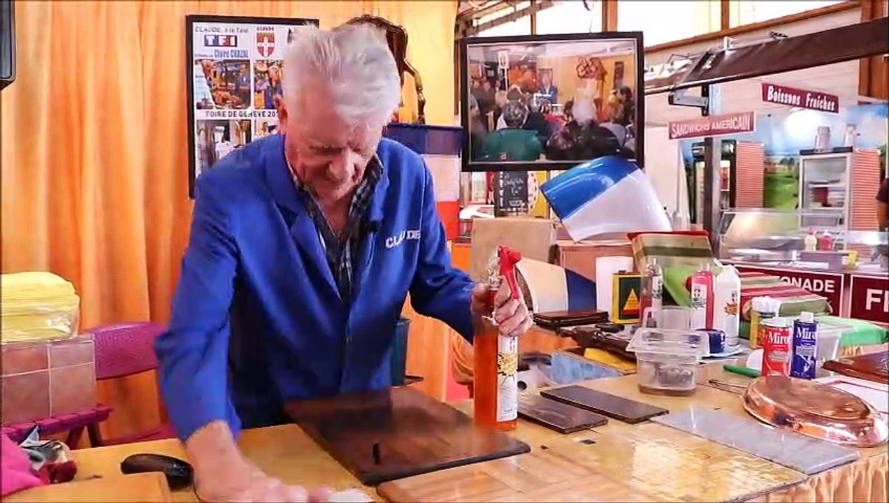 Foire de Saint-Etienne ; Claude et ses produits