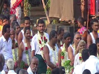 கரூர் தீ மிதி திருவிழாவில் செந்தில் பாலாஜி