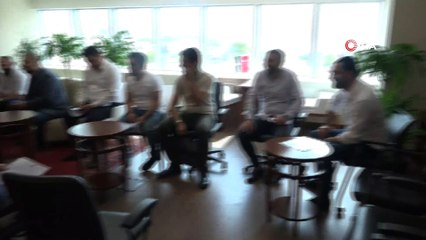 Küçük Şükrü, babasının lokanta ruhsatını Başkan Gökhan Yüksel'in elinden aldı