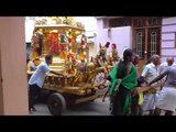 ஆடி வெள்ளி: கரூர் மாரியம்மன் ஆலயத்தில் தங்கத்தேர் இழுத்த பக்தர்கள்