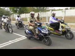 தலைக்கவசம் உயிர்க்கவசம் என்பதை வாகன ஓட்டிகள் அனைவரும் உணரவேண்டும்