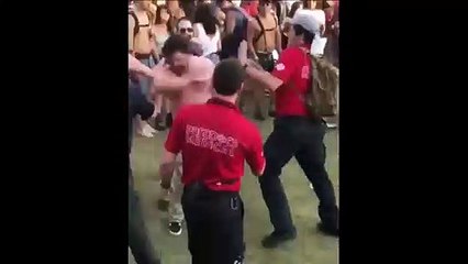 Ce jeune festivalier a un peu abusé des petites pilules...
