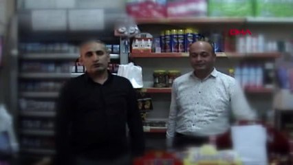 Veresiye defterini satın alarak mahallelinin borçlarını kapadı