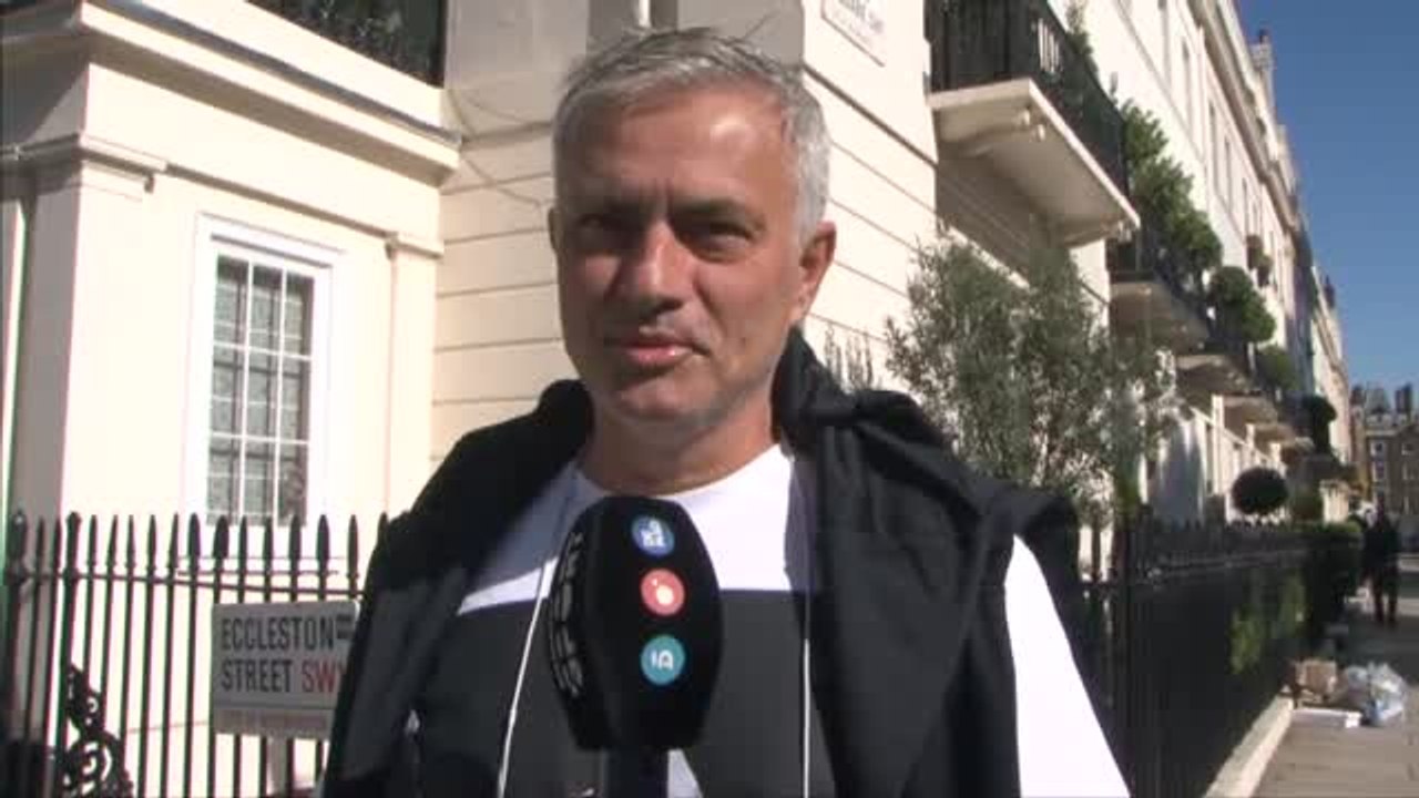 Mourinho: "No puedes entrenar a un equipo que tiene entrenador"