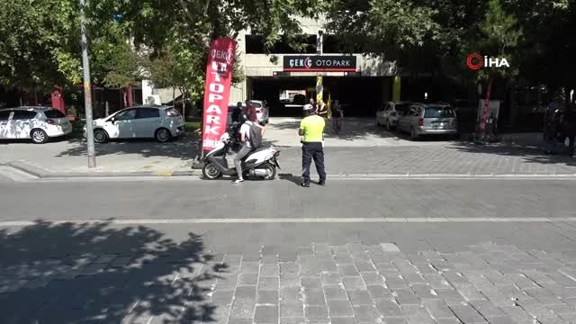 Emniyet kemeri takmayan sürücü: Emniyet kemeri önemli mi, kaç kilometre hız yapıyoruz ki?