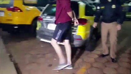 Dois são detidos pela PM após serem localizados com drogas