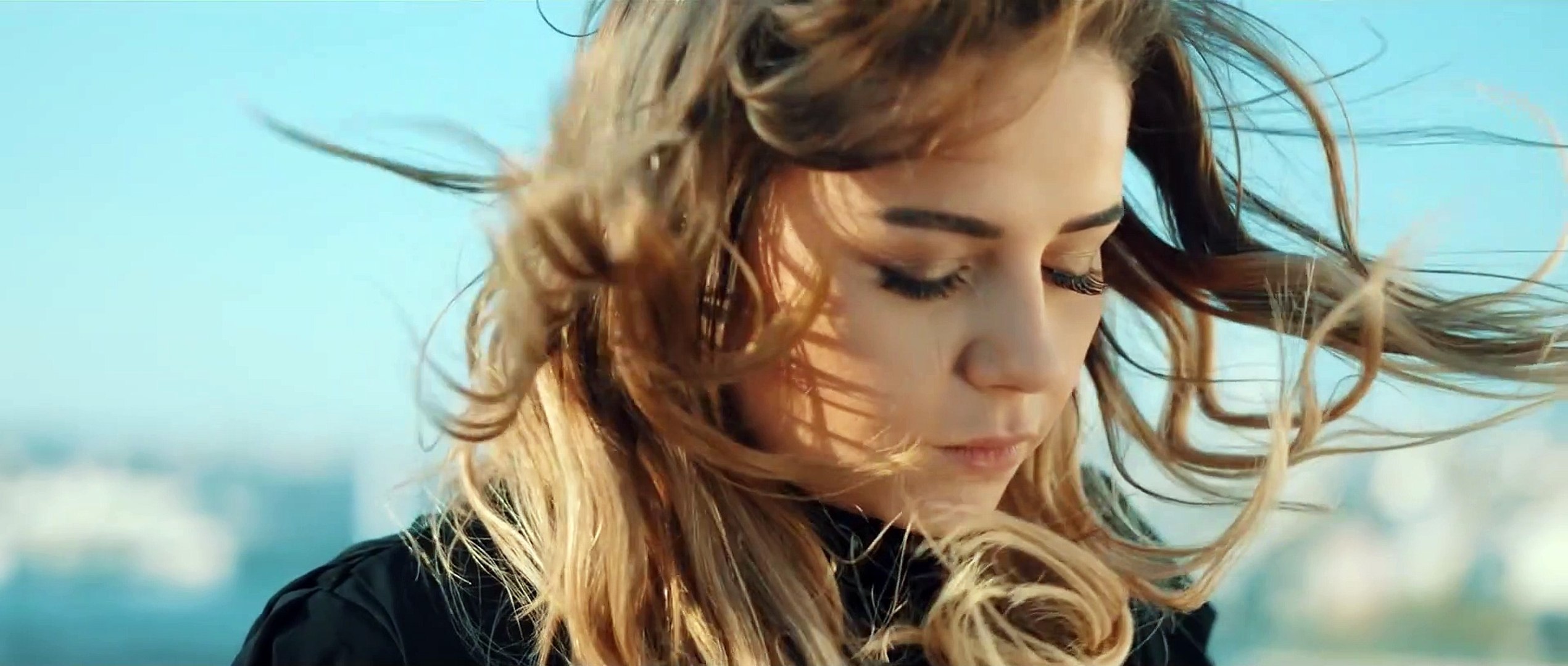 ⁣Merve Özbey - Yaramızda Kalsın