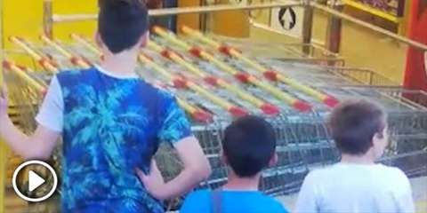 Un gitano desarma a un atracador en Asturias delante de una docena de niños