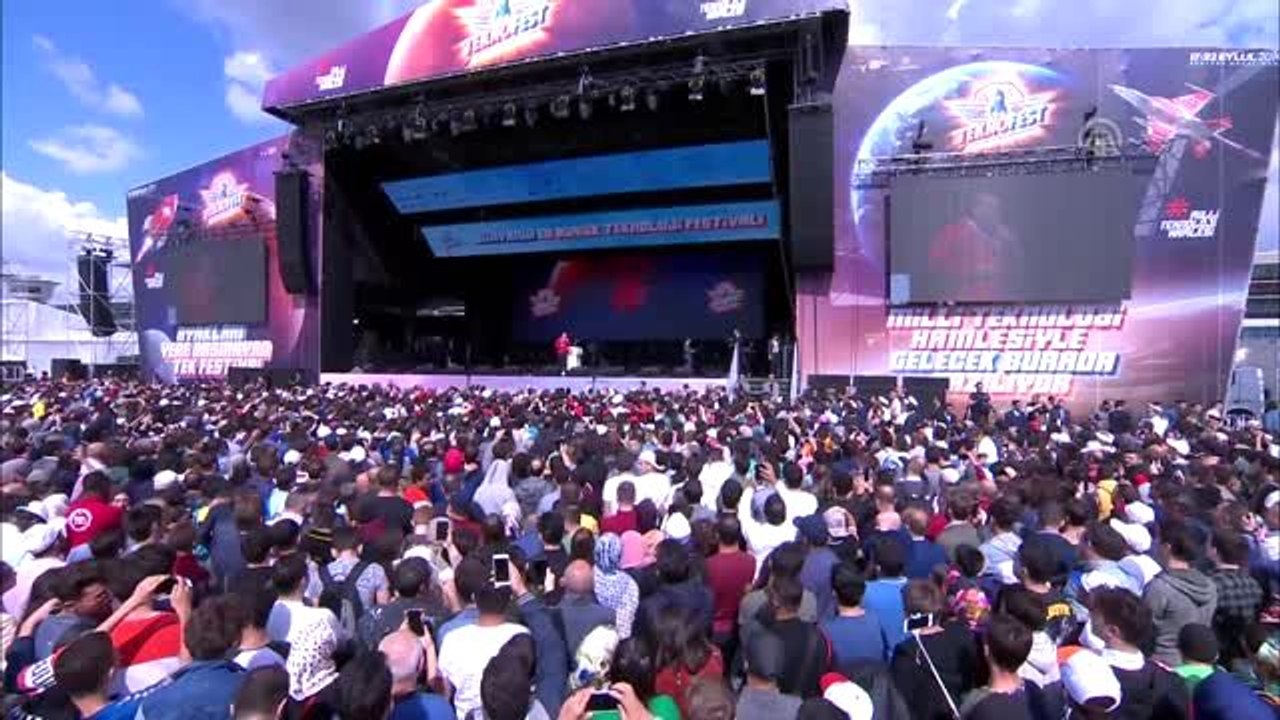 Erdoğan: "Maruz kaldığımız tüm saldırılara rağmen, hala güçlü bir şekilde ayakta olan bir...