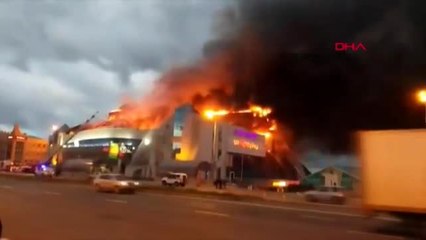 Rusya'da alışveriş merkezinde yangın