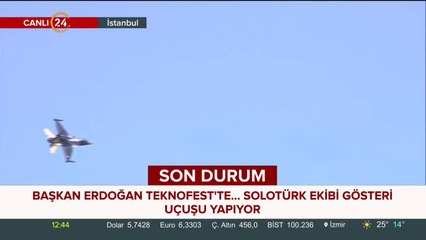 #CANLI SOLOTÜRK, #TEKNOFEST'te gösteri yapıyor