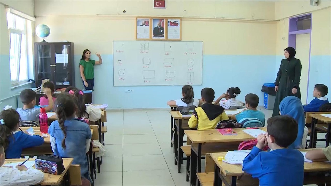 تركيا تدمج الطلبة السوريين مع أقرانهم الأتراك