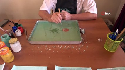 Almanlara ebru sanatını öğretip Avrupa ülkelerinde 20 sergi açtı