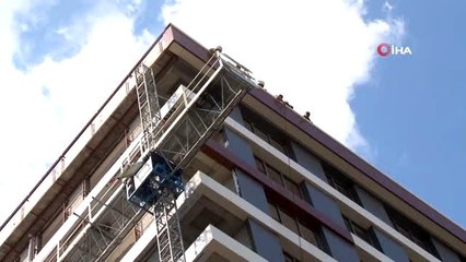 Gaziosmanpaşa'da 14 katlı bina inşaatında yangın