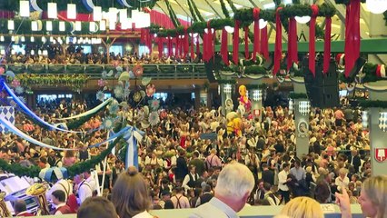 "O'zapft is!" - Oktoberfest in München eröffnet