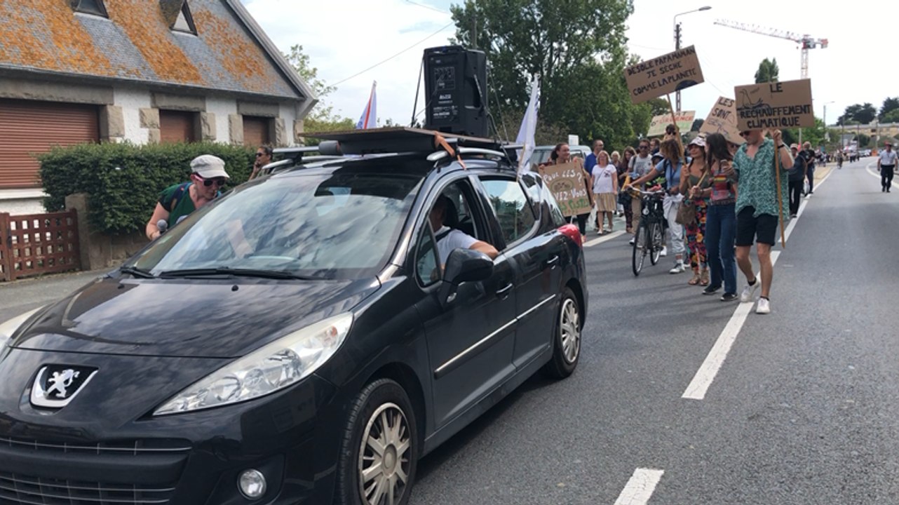 Saint-Malo: 650 personnes ont marché pour le climat