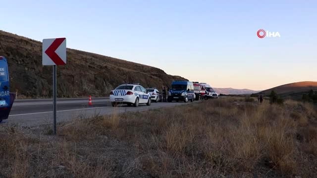 Sivas'ta trafik kazası; 2 ölü 6 ağır yaralı