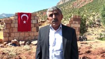 PKK'nın katlettiği yakınlarını Türk bayrağı asarak anıyor - ŞIRNAK