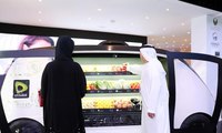 الإمارات تكشف عن أول بقالة متحركة ذاتية القيادة