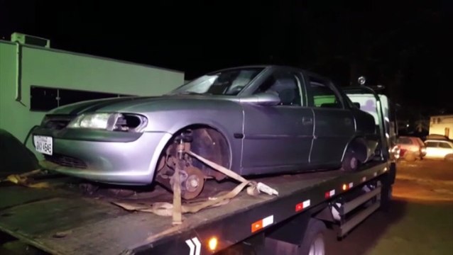 Vectra furtado é encontrado depenado na área rural de Cascavel