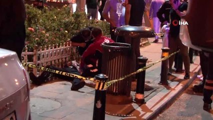 Fatih'te iki grup arasında çıkan bıçaklı kavgada 1'i ağır 3 yaralı