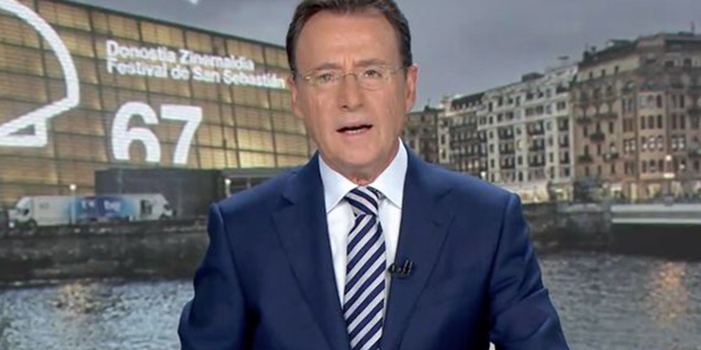 Espectador capta un "extraño momento" en 'Antena 3 Noticias': mira detrás de Matías Prats