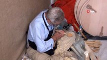 72 yaşındaki kaşık ustası, 62 yıldır şimşir kaşık üretiyor