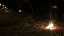 - Ormanlık alanda yakılan ateş vatandaşları harekete geçirdi- Gece yarısı iki kişinin yaktığı ateşin başında oturduğunu gören vatandaş olaya müdahale edip jandarmayı aradı- Ateş vatandaşlar tarafından söndürülürken, ateşi yakan iki...