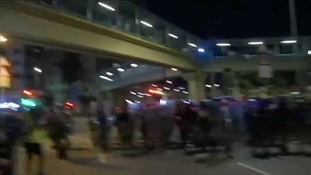 Nuevos disturbios entre Policía y manifestantes en Hong Kong