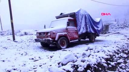 Rize 2300 rakımlı yukarı kavrun yaylası, bembeyaz oldu