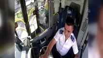 Otobüs sürücüsü bayılan yolcuyu hastaneye yetiştirdi - KOCAELİ