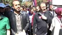 Bakan Kasapoğlu gençlerle beraber yürüdü