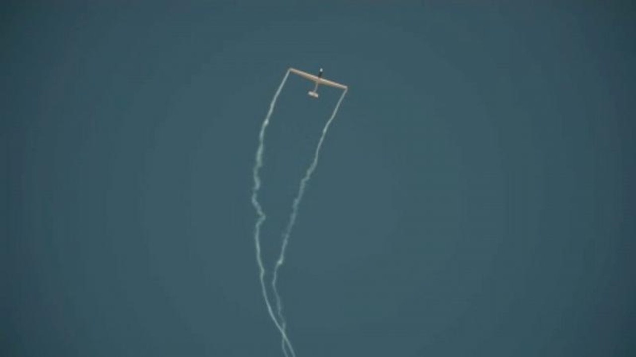 Akrobatik bei Flugschau in Athen