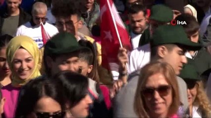 - Başkan Yıldız, vatandaşlarla birlikte Haliç'te kulaç attı