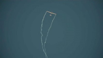 Acrobacias pelos céus gregos