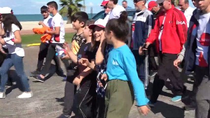 Spora teşvik etmek ve sağlıklı yaşam için yürüdüler