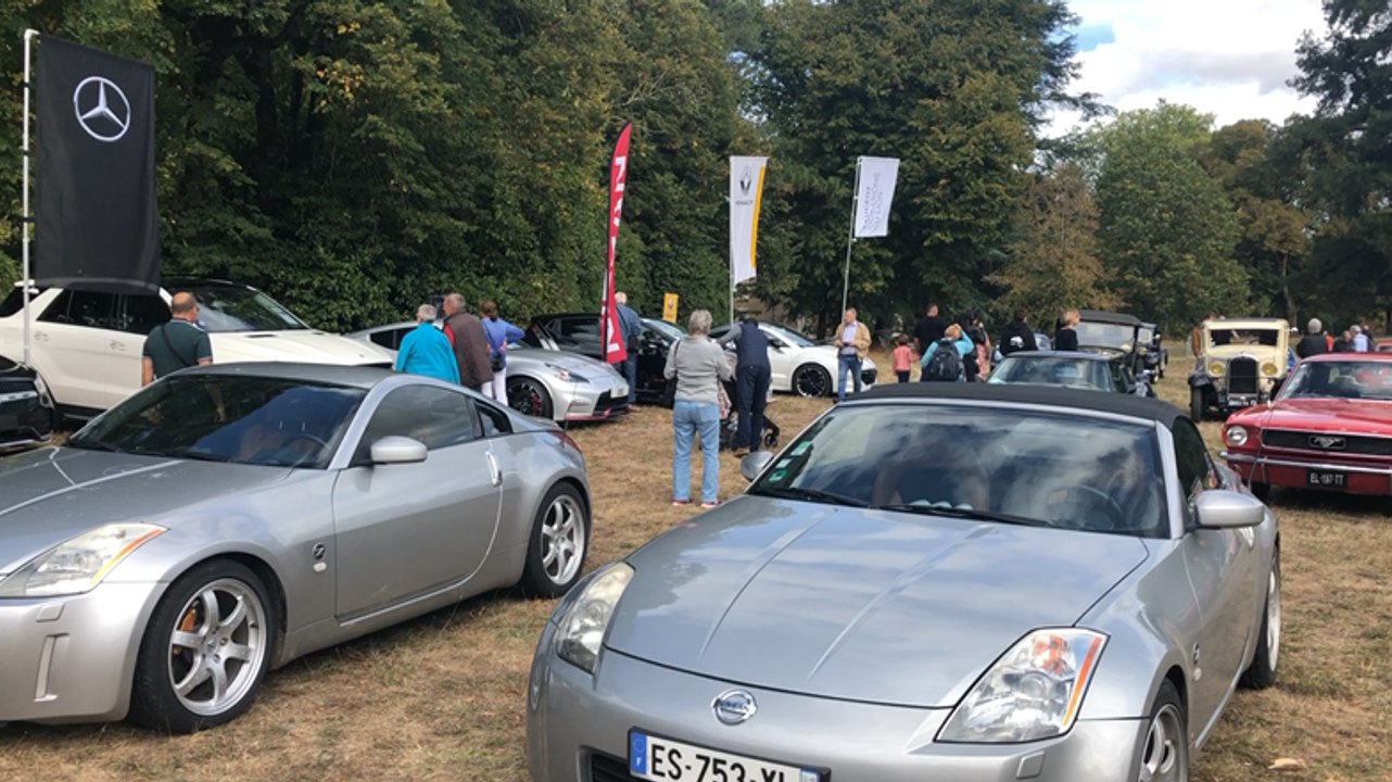 Les vieilles voitures stars du Retromobile Day