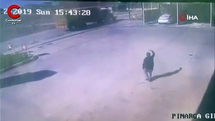 Tehlikeli anlar! Alev topuna döndü, ortalığı bu hale getirdi