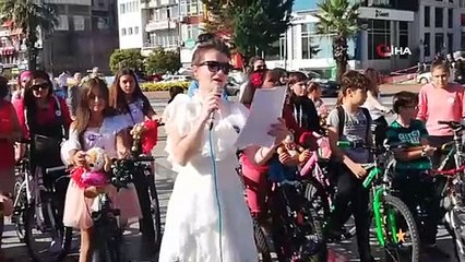 Kadınlar süslenip bisiklet turuna katıldı
