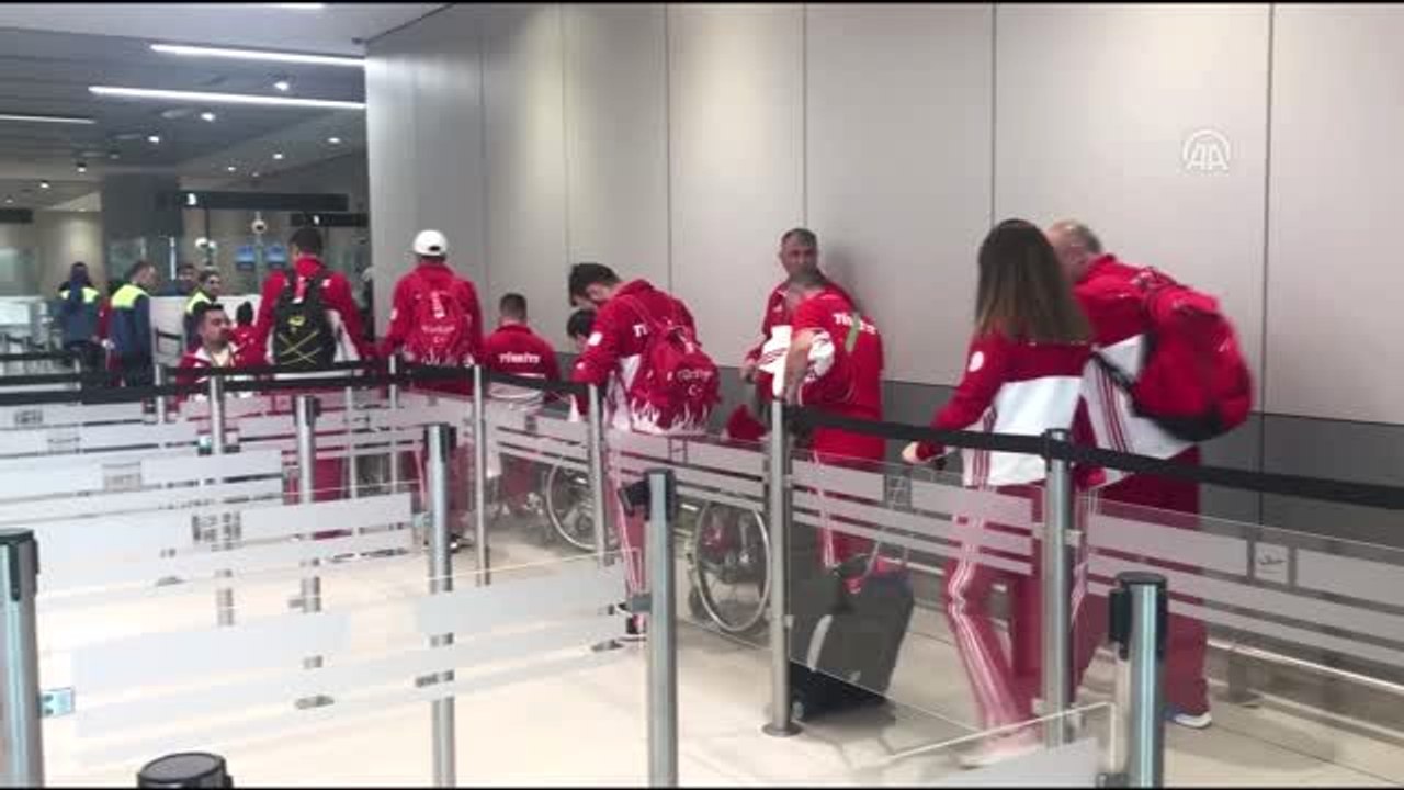 Milli para masa tenisçiler yurda döndü