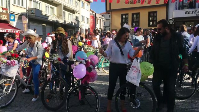 'Süslü Kadınlar Bisiklet Turu' etkinliği - ESKİŞEHİR