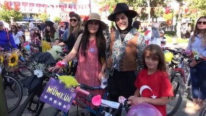 Elazığ'da süslü kadınlar bisiklet turu