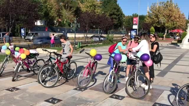 Süslü Kadınlar Bisiklet Turu etkinliği
