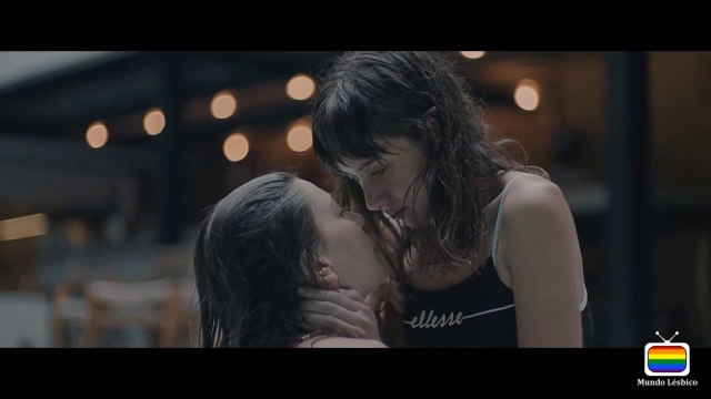 13 COOL LESBIAN VIDEOCLIPS