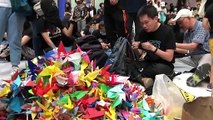 Manifestaciones de Hong Kong ocupan centro comercial sin perturbar el aeropuerto