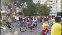 Süslü Kadınlar Bisiklet Turu Bergama'da renkli görüntülere sahne oldu