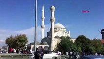 İstanbul'da depremde Avcılar'da caminin minaresi yıkıldı