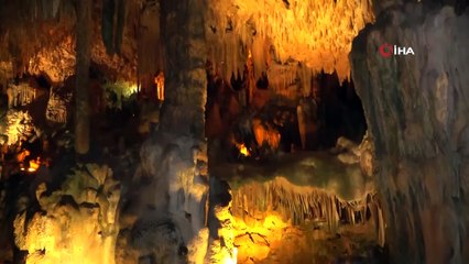 'Astım hastalarının şifa kaynağı mağara' yerli ve yabancı turistlerin akınına uğruyor